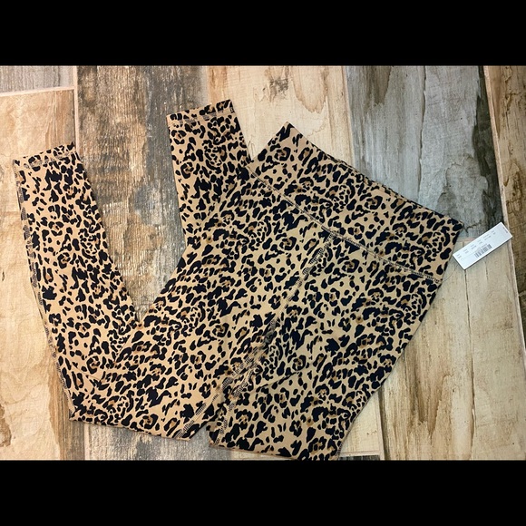 Last one J. Crew Weekend high-rise leggings in leopard - Picture 8 of 13